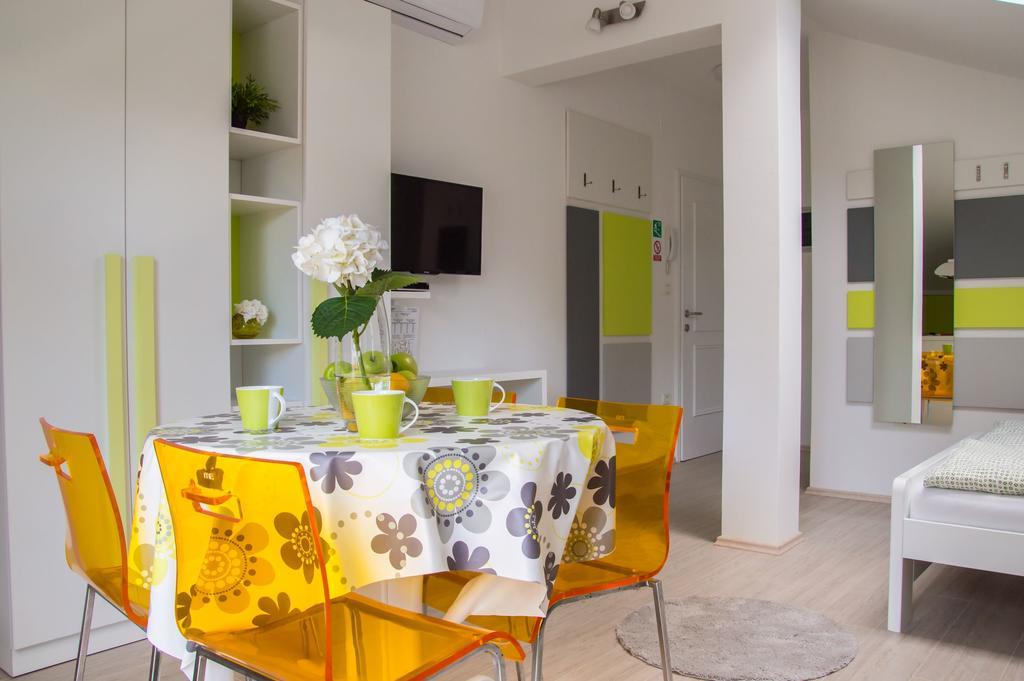 Apartments Punta By Sea أوماغ المظهر الخارجي الصورة