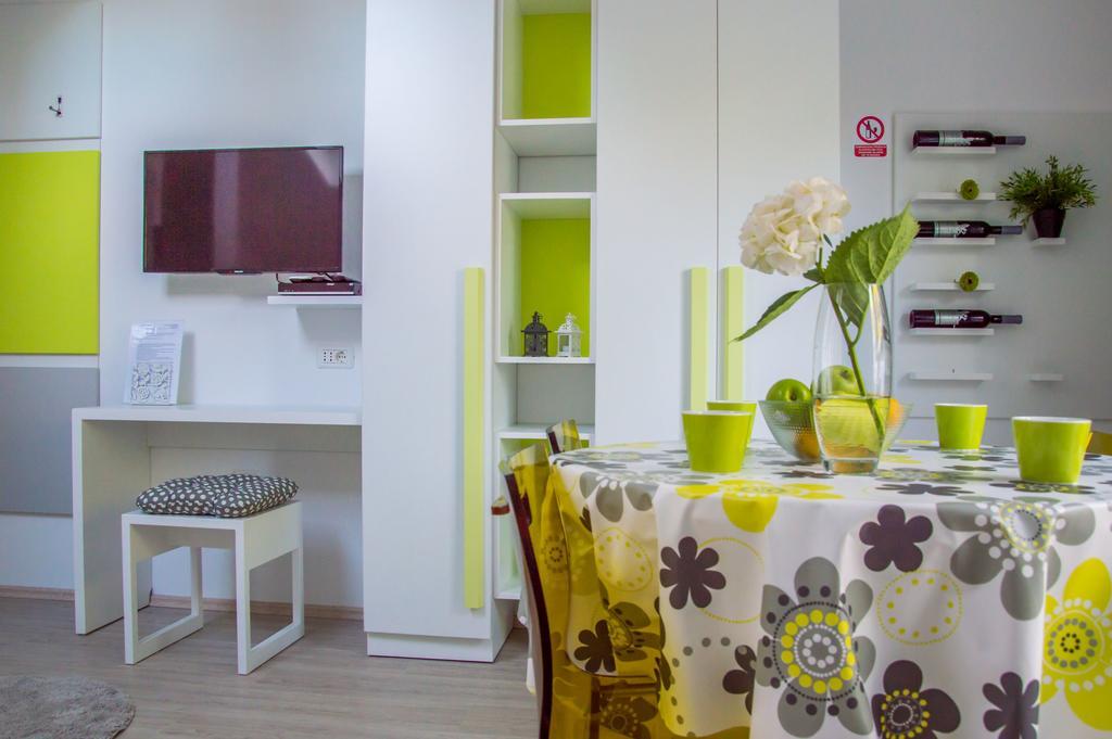 Apartments Punta By Sea أوماغ المظهر الخارجي الصورة