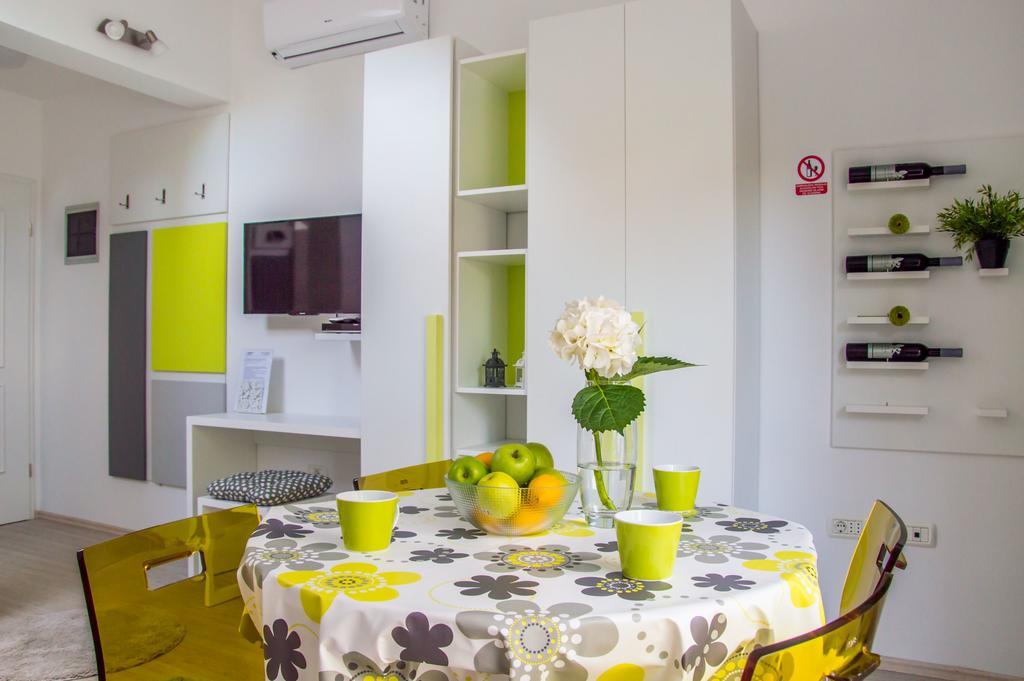Apartments Punta By Sea أوماغ المظهر الخارجي الصورة