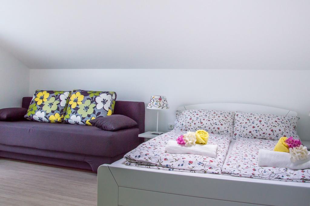 Apartments Punta By Sea أوماغ المظهر الخارجي الصورة